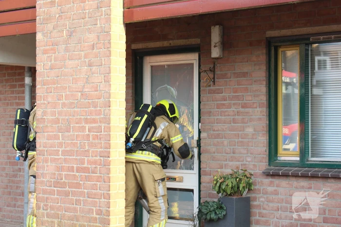 Brandweer ingezet voor uitslaande brand bij appartementencomplex