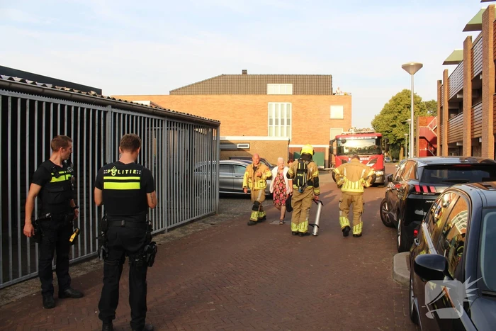 Brandweer ingezet voor uitslaande brand bij appartementencomplex