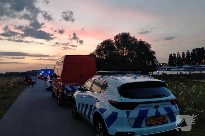 Hulpdiensten ingezet voor twee personen te water