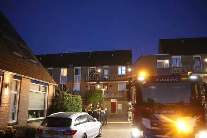 Brandweer ingezet voor uitslaande brand bij woning