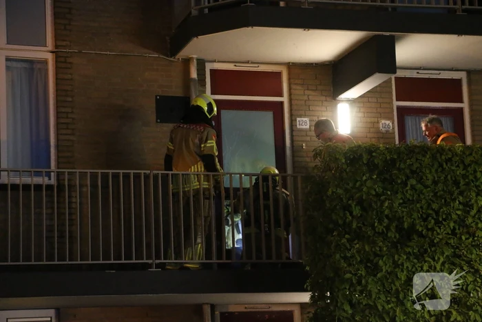 Brandweer ingezet voor uitslaande brand bij woning