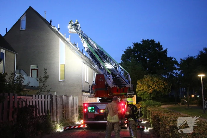 Brandweer ingezet voor uitslaande brand bij woning