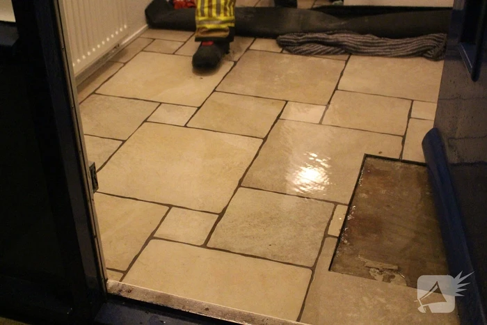 Wateroverlast in woning na gesprongen leiding