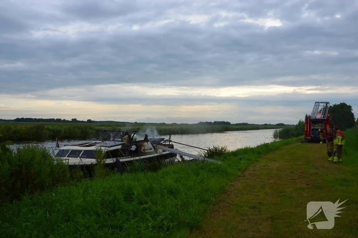 Flinke brand verwoest plezierjacht