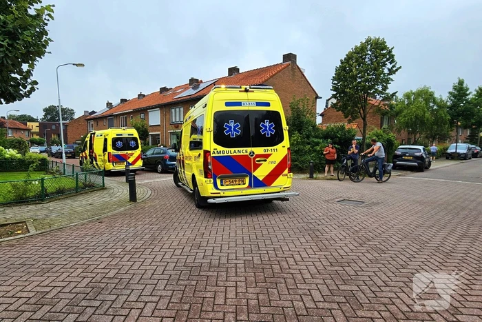 Traumahelikopter landt voor hulp aan baby