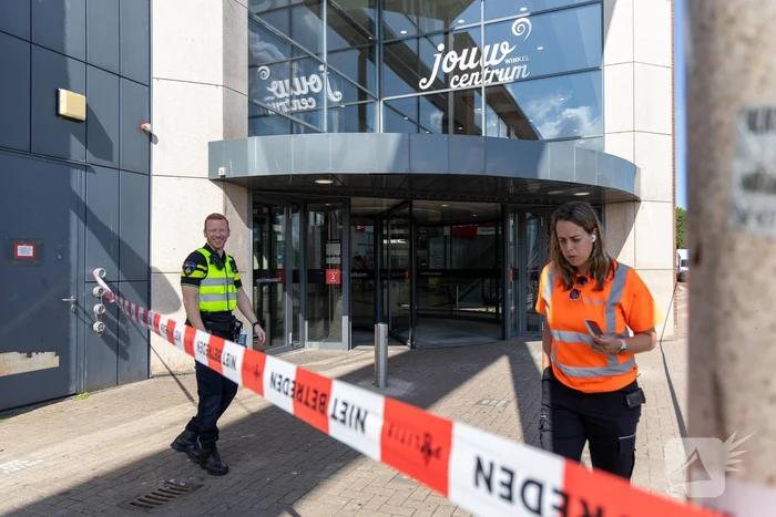 Medewerker ontdekt scheur in vloer winkelcentrum