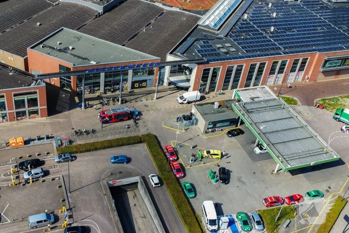 Medewerker ontdekt scheur in vloer winkelcentrum