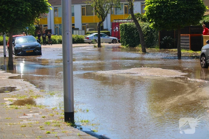Veel wateroverlast door gesprongen waterleiding
