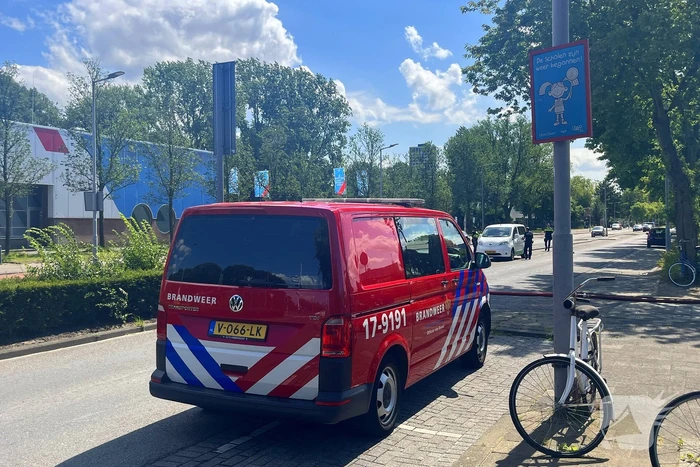 Dak van clubgebouw voetbalvereniging vat vlam