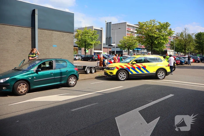 Vrouw in scootmobiel gewond op straat