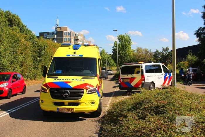 Fietser gewond bij ongeval met bestelbus