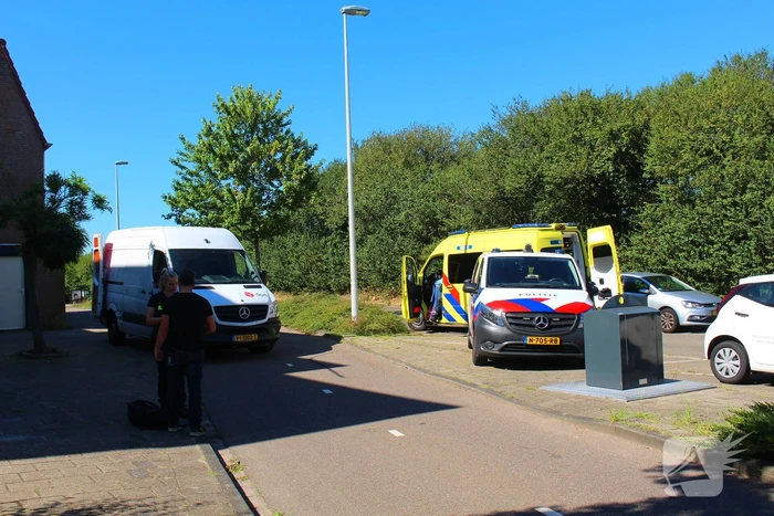 Fietser gewond bij ongeval met bestelbus