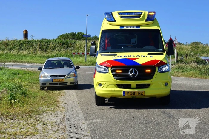 Fietser in botsing met automobilist, traumateam opgeroepen