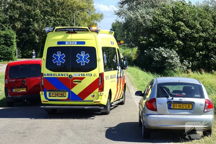 Fietser in botsing met automobilist, traumateam opgeroepen