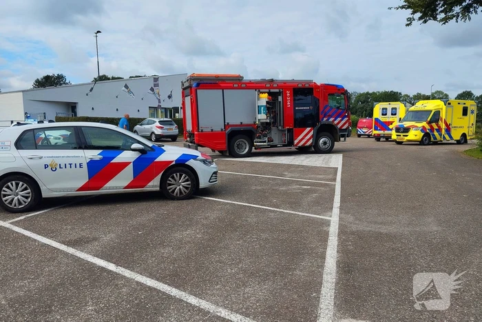 Dode nadat vrijwilligers van steiger vallen, Duits traumateam ingezet