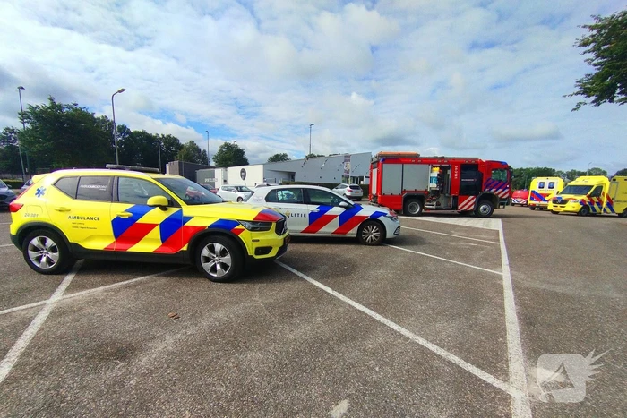 Dode nadat vrijwilligers van steiger vallen, Duits traumateam ingezet
