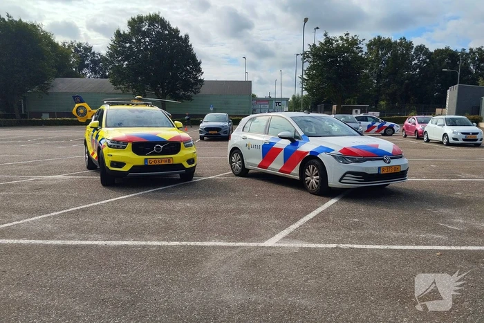 Dode nadat vrijwilligers van steiger vallen, Duits traumateam ingezet