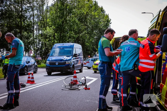 Traumateam ingezet na ongeval met racefietster en bestelbus