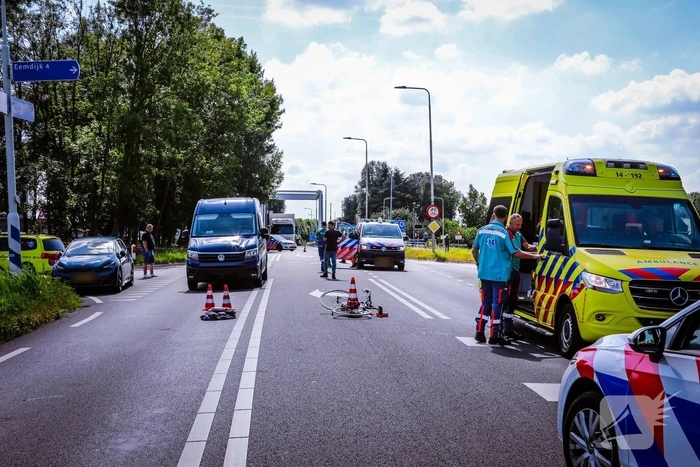 Traumateam ingezet na ongeval met racefietster en bestelbus