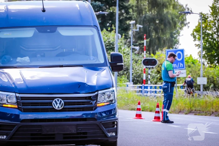 Traumateam ingezet na ongeval met racefietster en bestelbus
