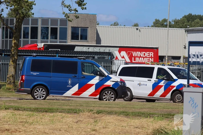 Persoon aangehouden tijdens inval door arrestatieteam in AZC