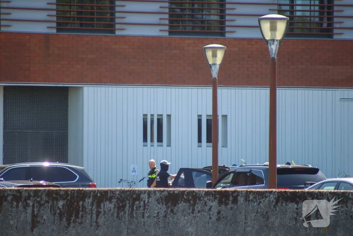 Persoon aangehouden tijdens inval door arrestatieteam in AZC