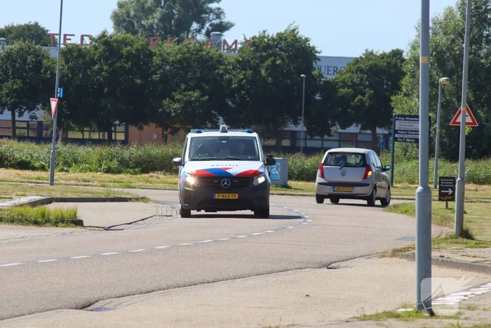 Persoon aangehouden tijdens inval door arrestatieteam in AZC