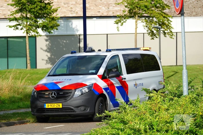 Automobilist schept fietser