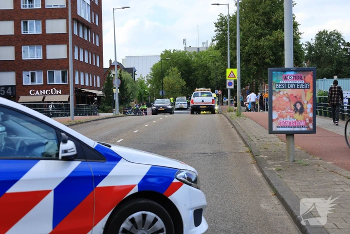 Traumateam ingezet voor dodelijk ongeval tussen GVB-bus en motorrijder