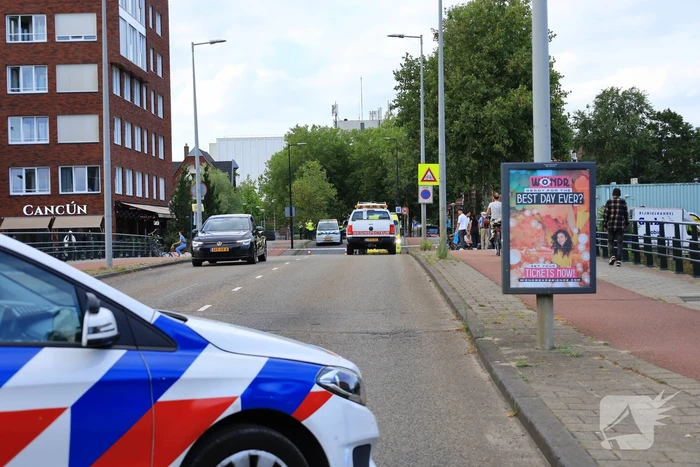 Traumateam ingezet voor dodelijk ongeval tussen GVB-bus en motorrijder