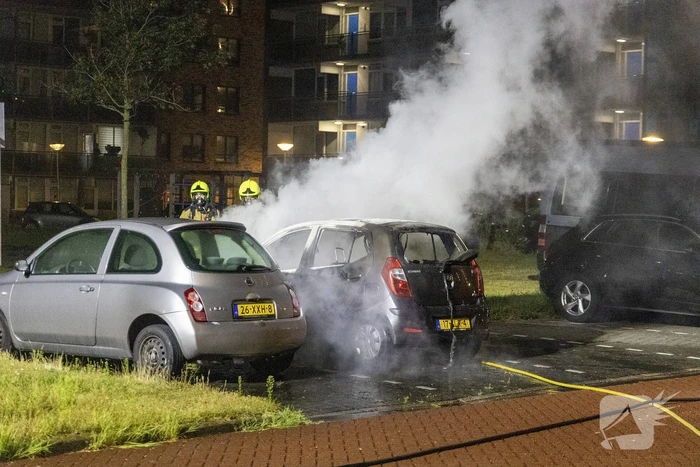 Personenauto volledig uitgebrand in nachtelijke uren