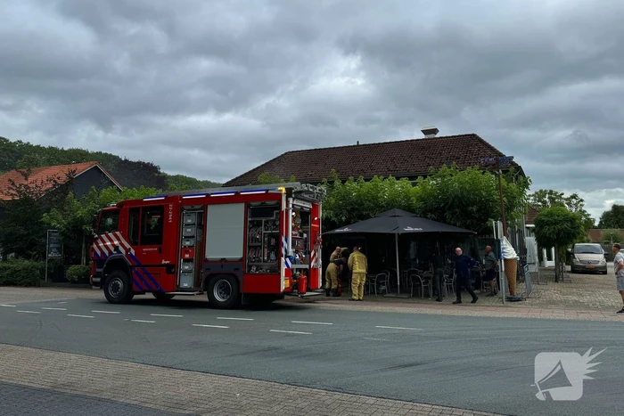 Forse rookontwikkeling door brand in keuken van eetcafé