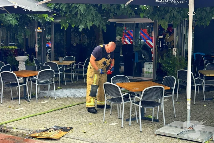 Forse rookontwikkeling door brand in keuken van eetcafé