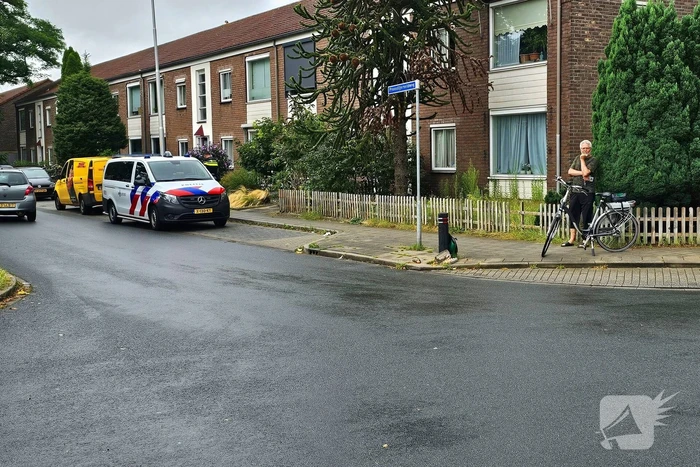 E-biker aangereden door pakketbezorger