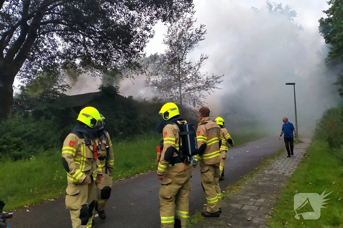 Veel rookontwikkeling bij uitslaande brand