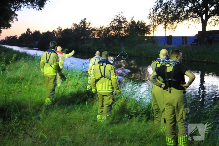 Brandweer redt ree uit zuid willemsvaart