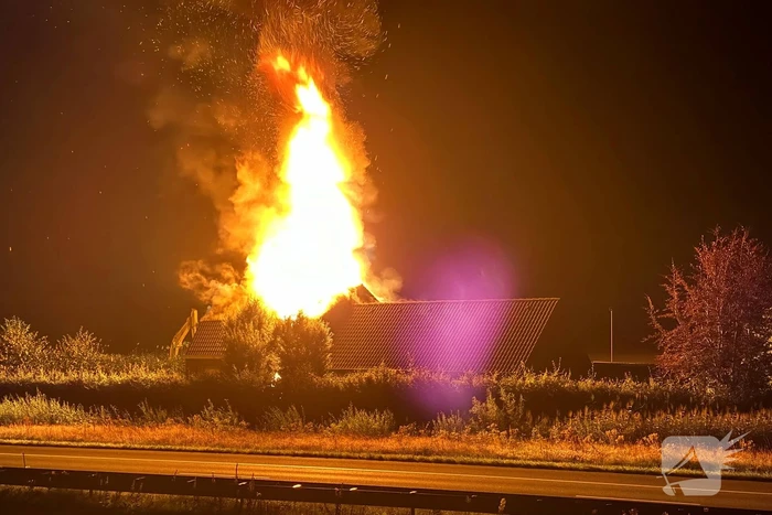 Grote brand in leegstaande boerderij