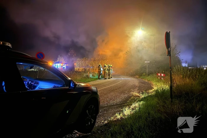 Grote brand in leegstaande boerderij