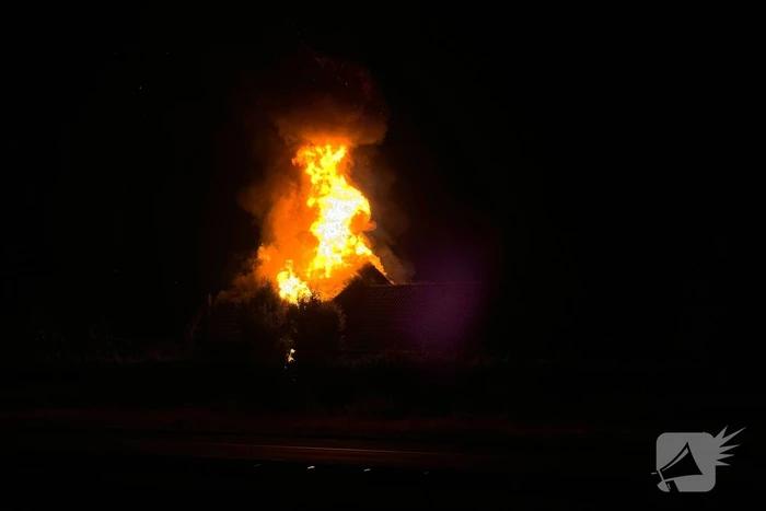 Grote brand in leegstaande boerderij