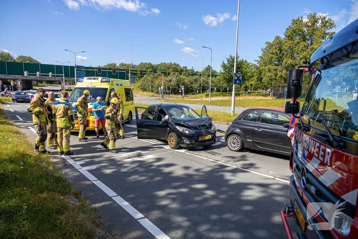 Auto's beschadigd bij kop-staartbotsing