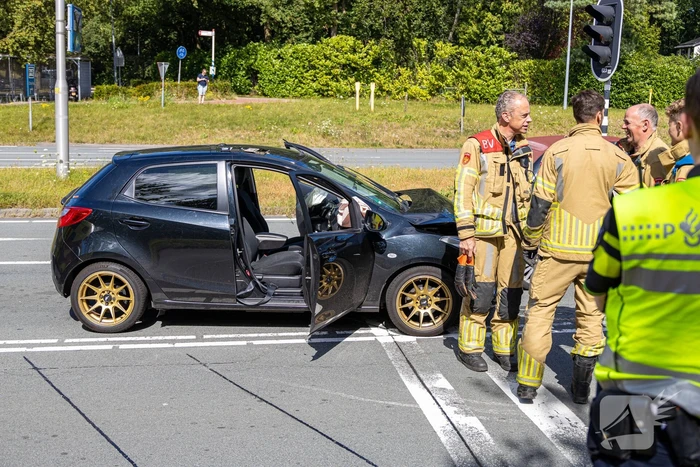 Auto's beschadigd bij kop-staartbotsing