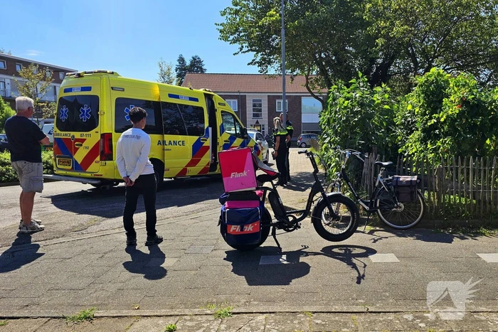Fietser botst met flitsbezorger