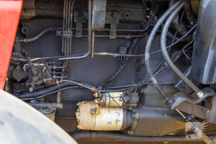 Boer handelt snel en voorkomt dat tractor uitbrand