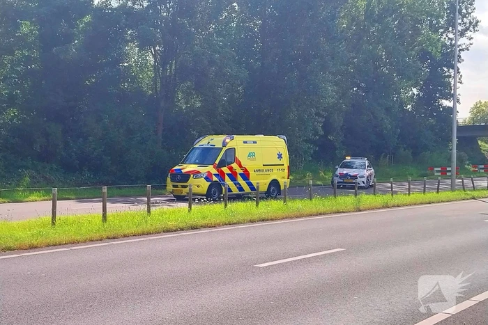 Automobilist belandt in berm