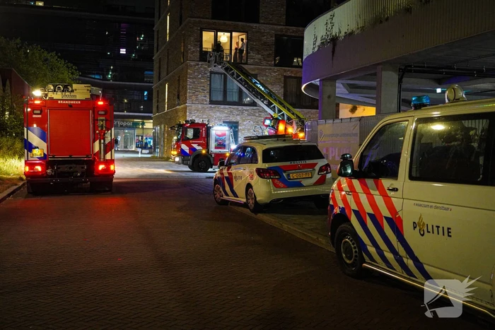Brandweer haalt bewoners uit appartementen wegens brand