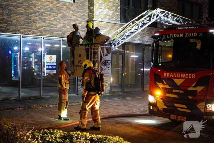 Brandweer haalt bewoners uit appartementen wegens brand