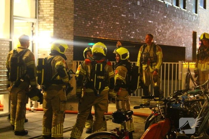 Brandweer haalt bewoners uit appartementen wegens brand