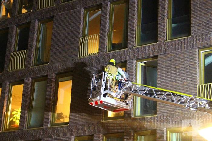 Brandweer haalt bewoners uit appartementen wegens brand