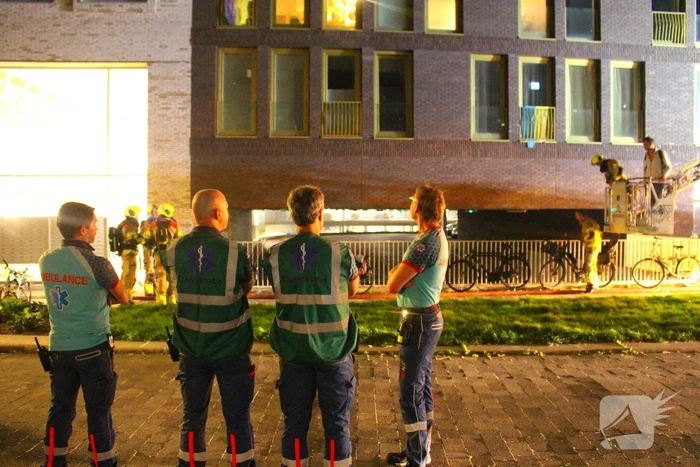 Brandweer haalt bewoners uit appartementen wegens brand
