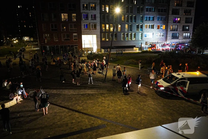 Brandweer haalt bewoners uit appartementen wegens brand